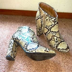 Snake booties